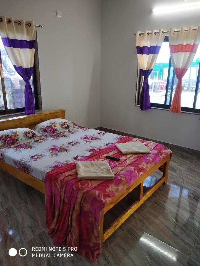 Vengurla Sam & San Beach Resort المظهر الخارجي الصورة